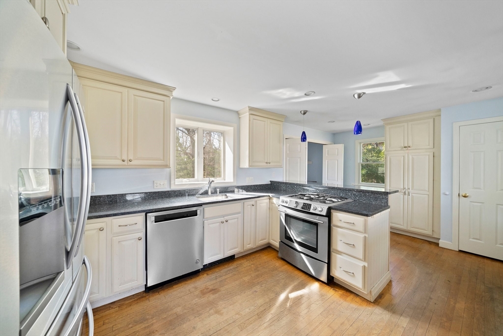3 Andrea Road Pocasset, MA 02559 - Photo 9 of 40