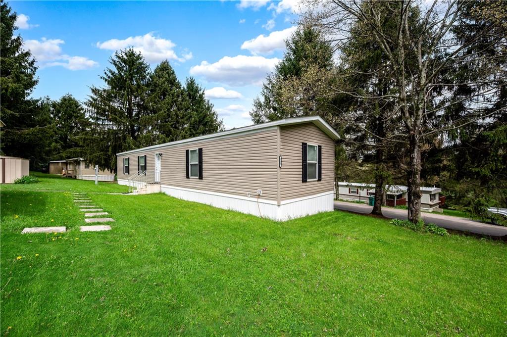 215 Baxter Lane Butler, PA 16001 - Photo 2 of 29 Gallery Image 2