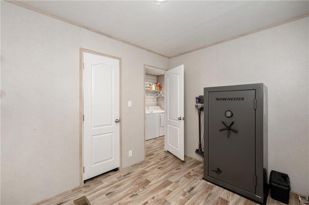 215 Baxter Lane Butler, PA 16001 - Photo 22 of 29 Gallery Image 22