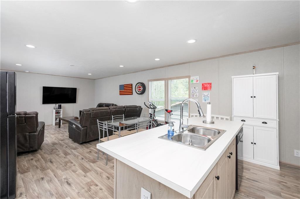 215 Baxter Lane Butler, PA 16001 - Photo 10 of 29 Gallery Image 10