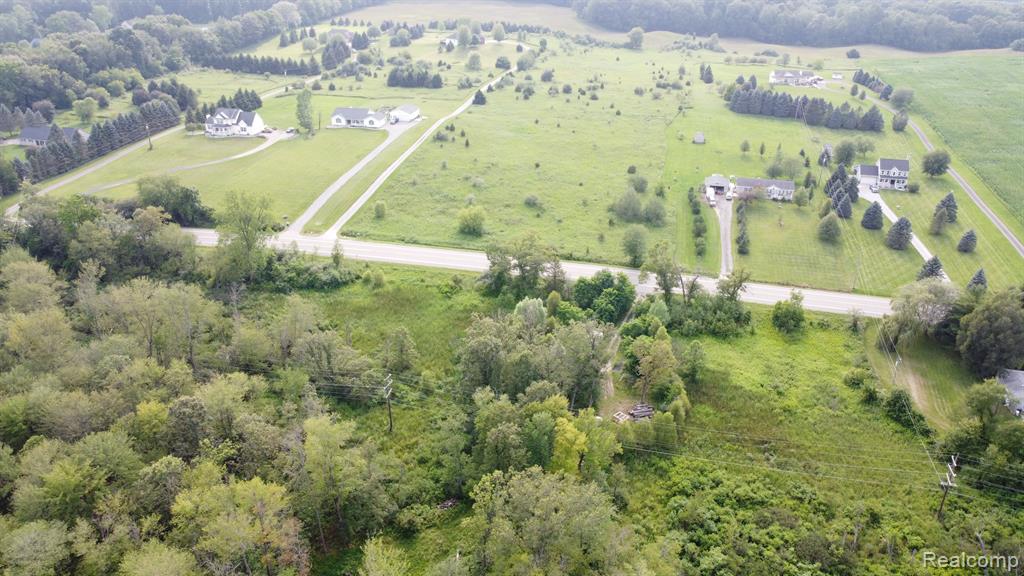 4311 Pinckney Road Howell, MI 48843 - Photo 6 of 14