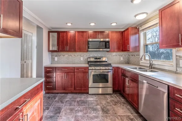 $339,900 | 855 Fairmont Avenue, North Tonawanda, NY 14120
