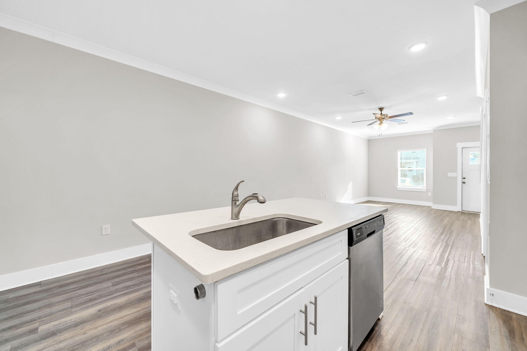 284 North Sand Palm Road Freeport, FL 32439 - Photo 12 of 39 20-web-or-mls-DSC07583