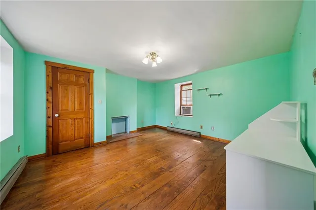 a view of yard with green space