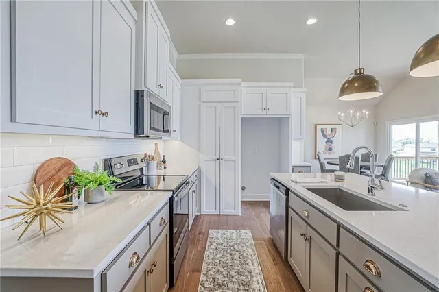 $566,500 | 15351 West 161st Street, Olathe, KS 66062