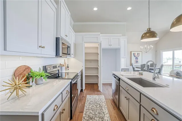 $566,500 | 15351 West 161st Street, Olathe, KS 66062