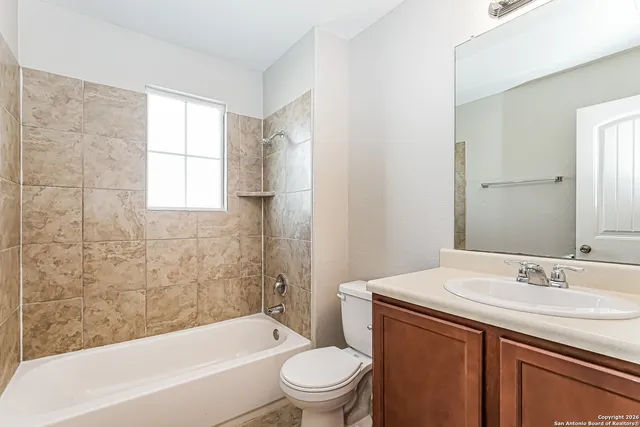 $2,145 | 419 Eastern Phoebe, San Antonio, TX 78253