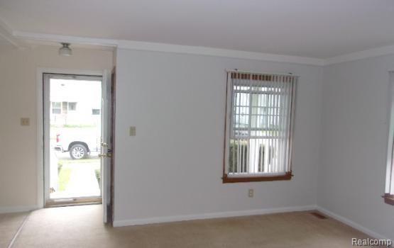 23026 Normandy Avenue Eastpointe, MI 48021 - Photo 5 of 12