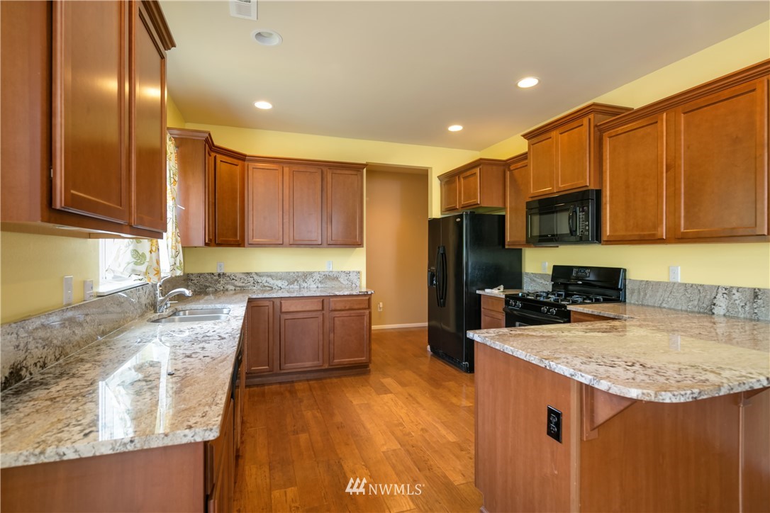 622 195th Street Southeast Bothell, WA 98012 - Photo 8 of 20