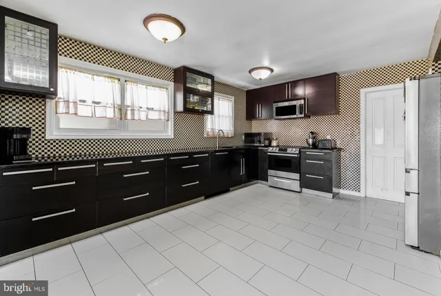 $550,000 | 28 Forest Hill Drive, Cherry Hill, NJ 08003