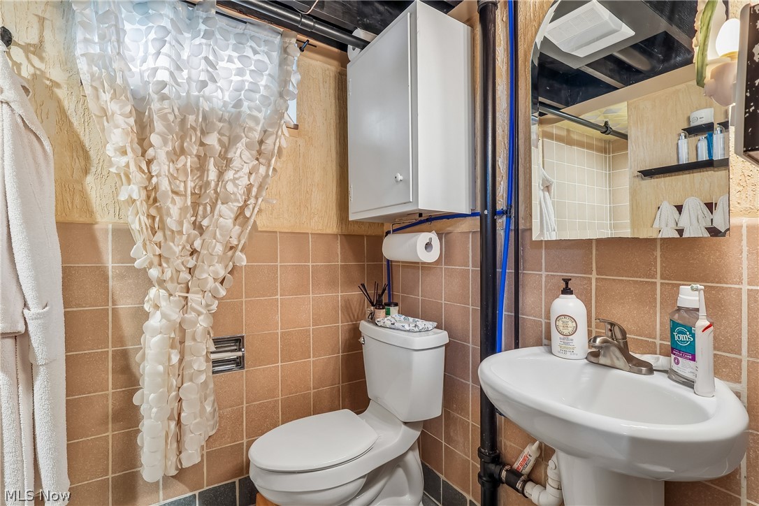 836 Jacoby Road Akron, OH 44333 - Photo 31 of 45 Lower level bathroom