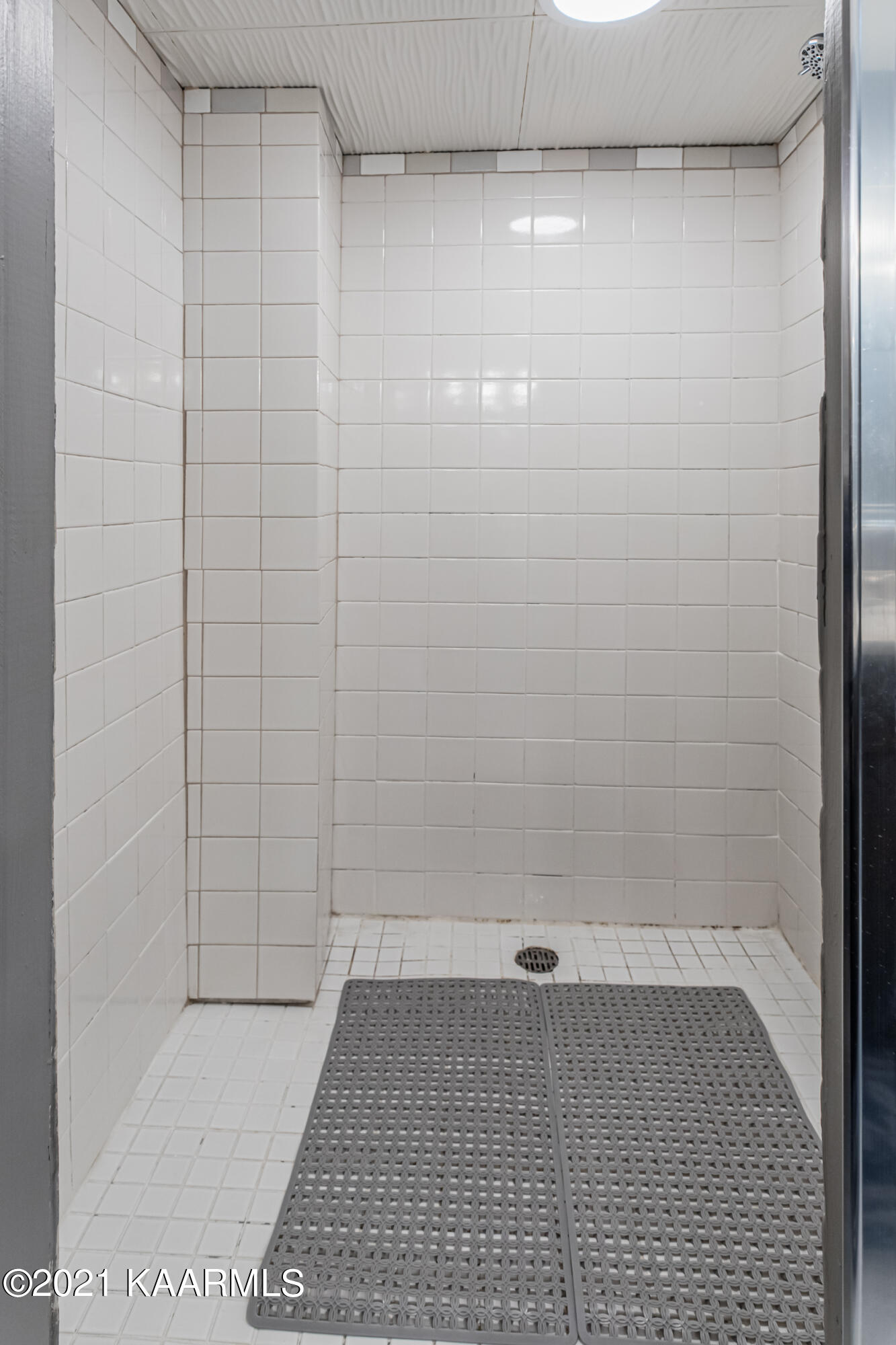 2349 Buffalo Road Oneida, TN 37841 - Photo 23 of 41 Shower