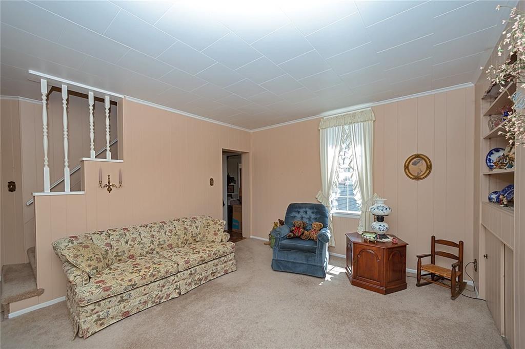 204 Constitution Street Perryopolis, PA 15473 - Photo 5 of 20 Living Room Area!!