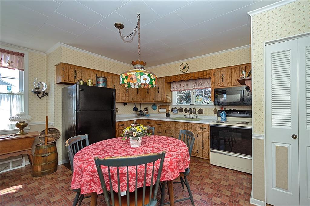 204 Constitution Street Perryopolis, PA 15473 - Photo 8 of 20 Kitchen. All appliances stay.