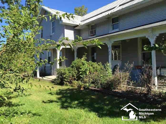 2742 Heiss Road Monroe, MI 48162 - Photo 3 of 18 Front side porch view
