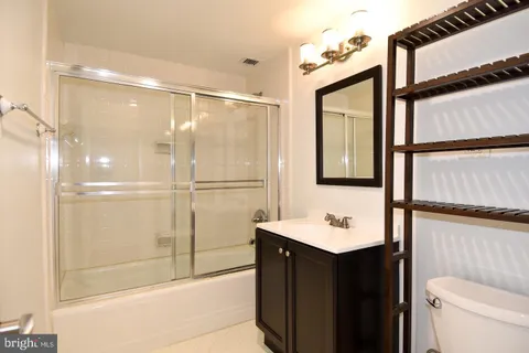 $6,400 | 2801 New Mexico Avenue Northwest, Unit 717, Washington, DC 20007