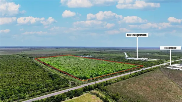 $1,425,000 | 0 Hwy 124 Stowell Tx 77661, Winnie, TX 77665