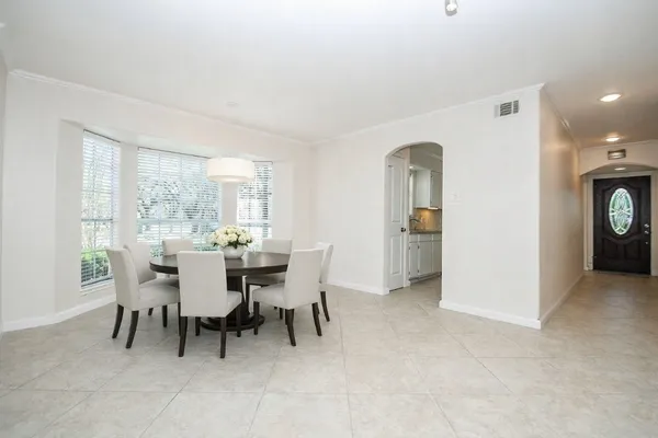 $2,500 | 13240 Trail Hollow Drive, Unit 3240, Houston, TX 77079