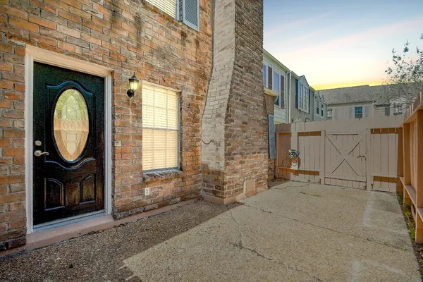 $2,500 | 13240 Trail Hollow Drive, Unit 3240, Houston, TX 77079