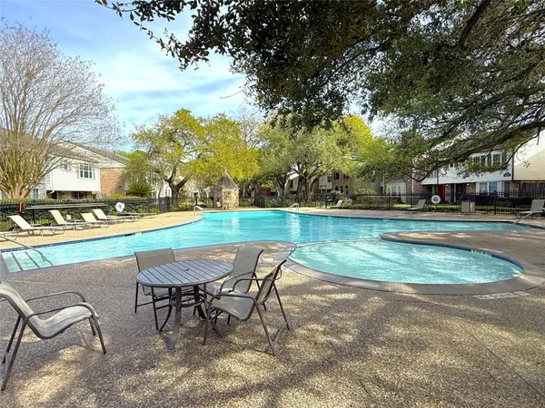 $2,500 | 13240 Trail Hollow Drive, Unit 3240, Houston, TX 77079