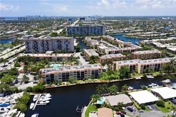 $2,200 | 777 South Federal Highway, Unit PH 16, Pompano Beach, FL 33062
