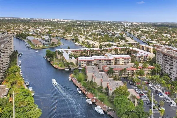 $2,200 | 777 South Federal Highway, Unit PH 16, Pompano Beach, FL 33062