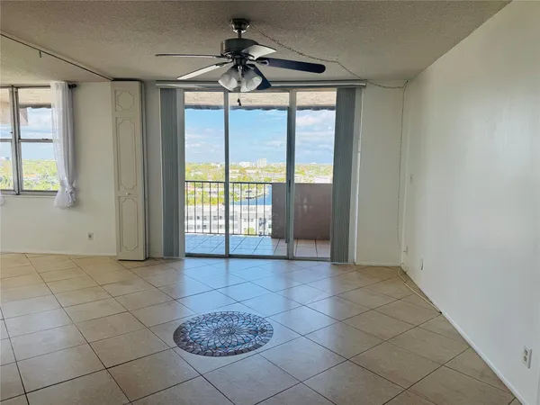 $2,200 | 777 South Federal Highway, Unit PH 16, Pompano Beach, FL 33062
