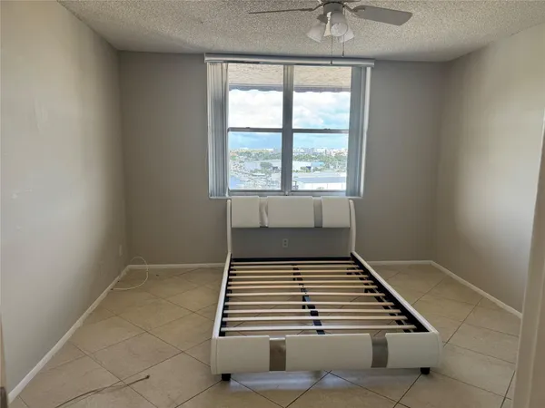 $2,200 | 777 South Federal Highway, Unit PH 16, Pompano Beach, FL 33062