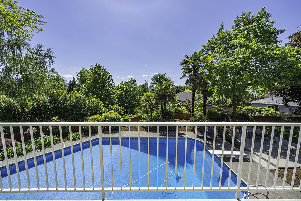 2972 Rosedale Terrace Medford, OR 97504 - Photo 42 of 55 DSC02395-HDR-Edit