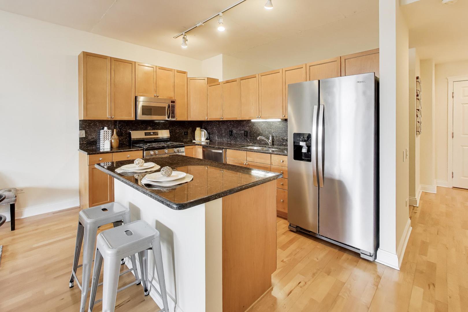1001 West Madison Street, Unit 606 Chicago, IL 60607 - Photo 9 of 22