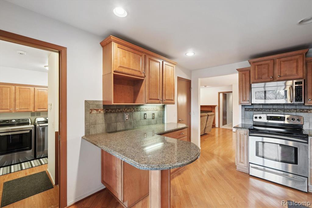29691 Sierra Point Circle Farmington Hills, MI 48331 - Photo 17 of 41