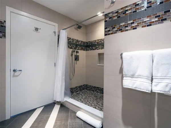 $4,490 | 525 East Jackson Street, Orlando, FL 32801