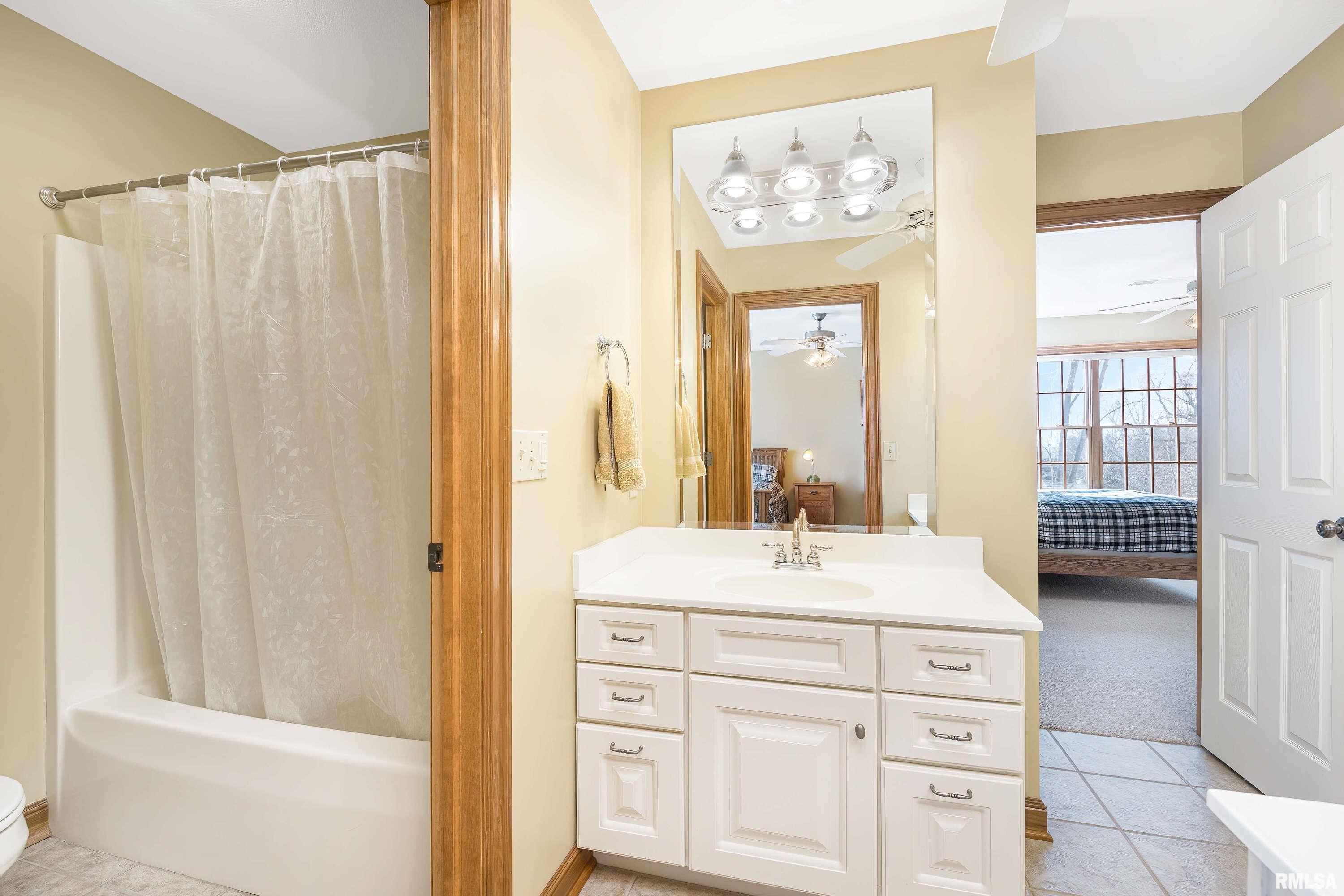 6905 Little Cabin Road Bettendorf, IA 52722 - Photo 26 of 49 Gallery Image 26