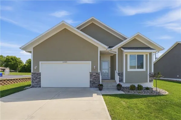 $410,000 | 22503 Vincent Street, Peculiar, MO 64078