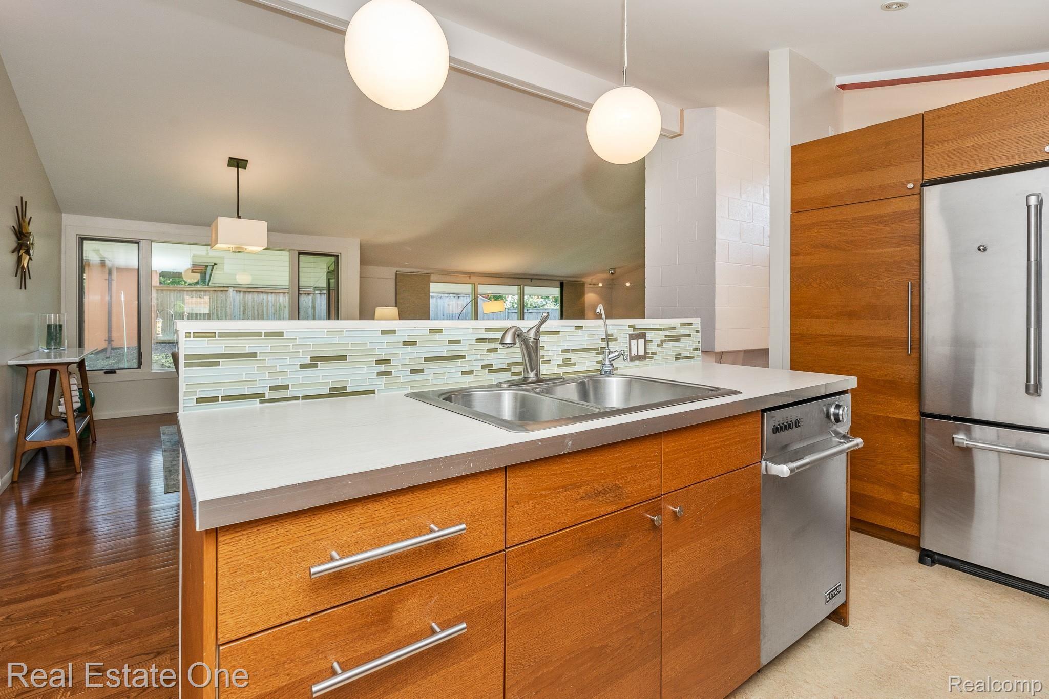 356 Charles Road Rochester, MI 48307 - Photo 13 of 31 Kitchen