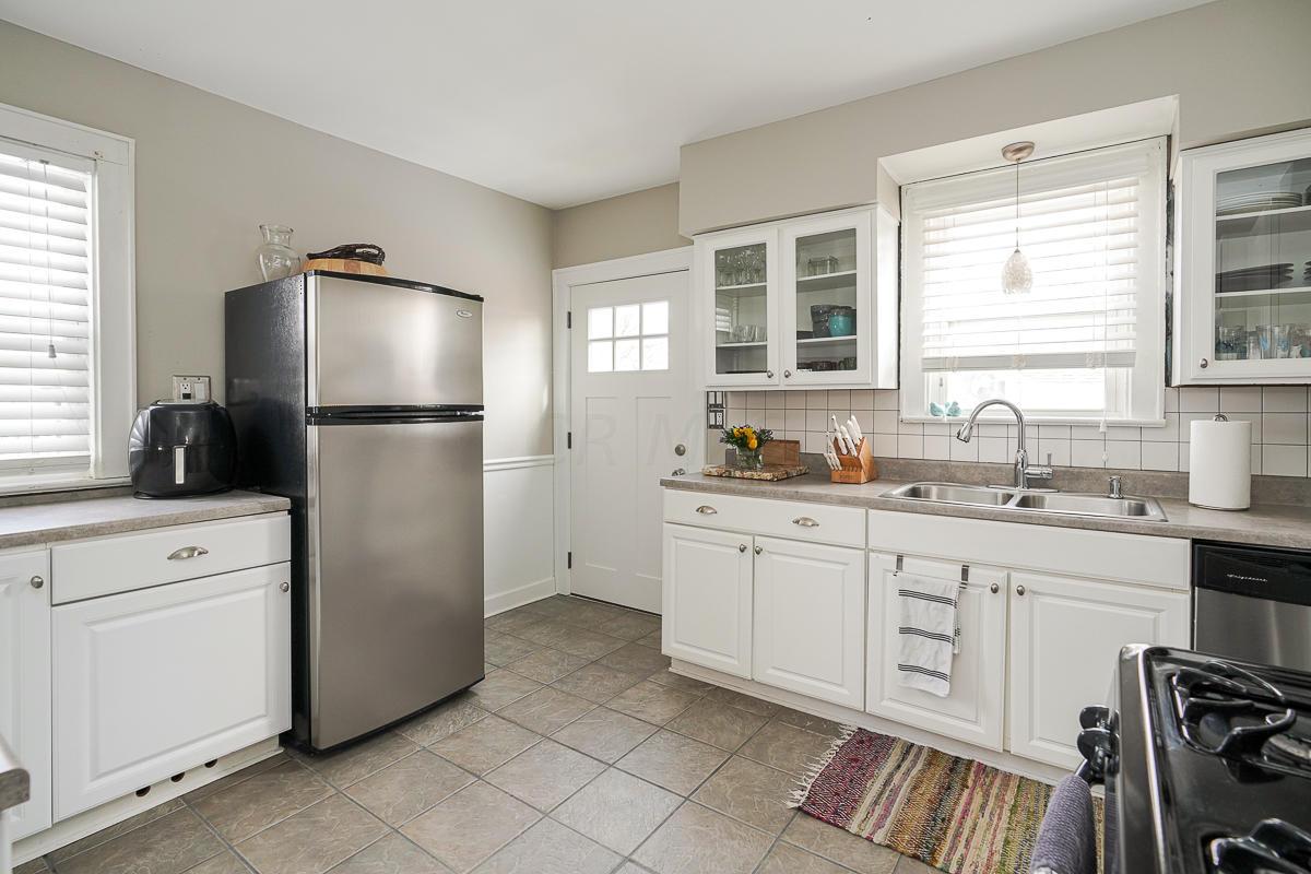 954 Thomas Road Columbus, OH 43212 - Photo 12 of 30