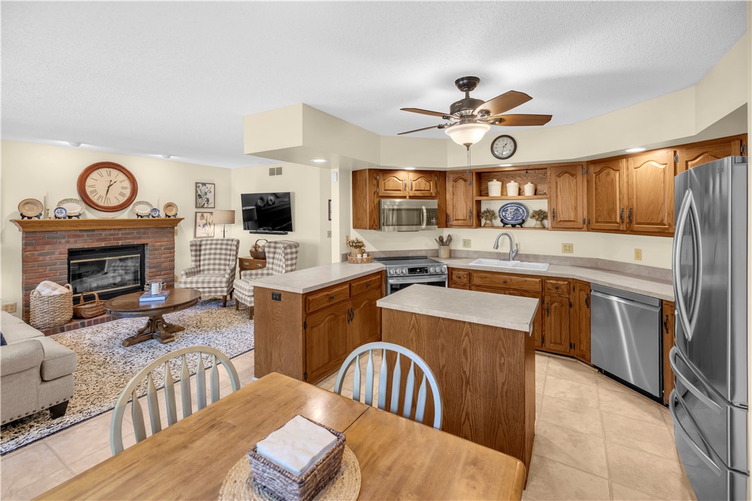 1120 Meadowview Drive Decatur, IL 62526 - Photo 8 of 47 Gallery Image 8