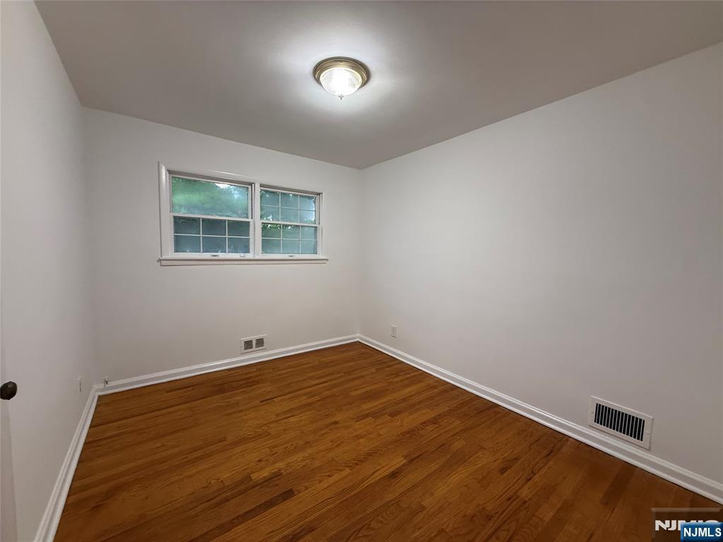 132 Heatherhill Road Cresskill, NJ 07626 - Photo 6 of 25