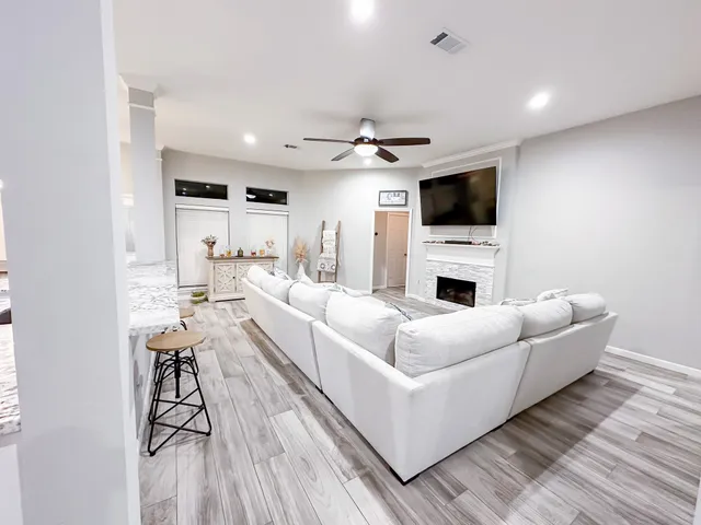 $378,500 | 3722 Paigewood Drive, Pearland, TX 77584