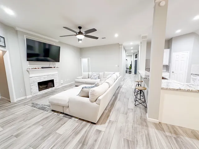 $378,500 | 3722 Paigewood Drive, Pearland, TX 77584