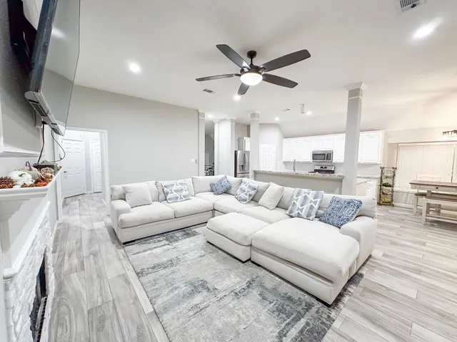 $378,500 | 3722 Paigewood Drive, Pearland, TX 77584