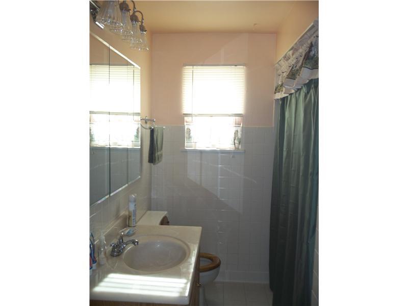 251 Hazel Kirk Road Monongahela, PA 15063 - Photo 8 of 22 Full Bath.
