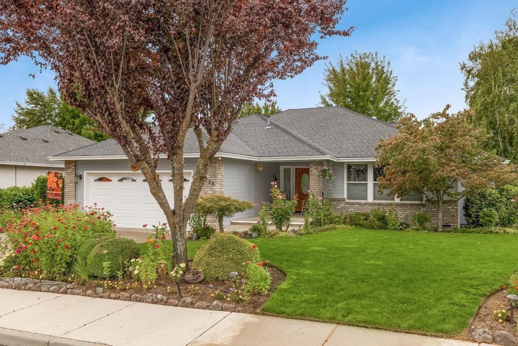 208 Keystone Way Eagle Point, OR 97524 - Photo 3 of 35 Additional Photo