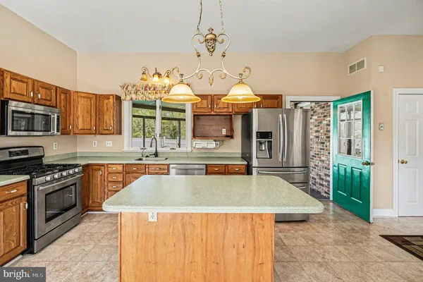 $1,100,000 | 721 Knight Island Road, Earleville, MD 21919