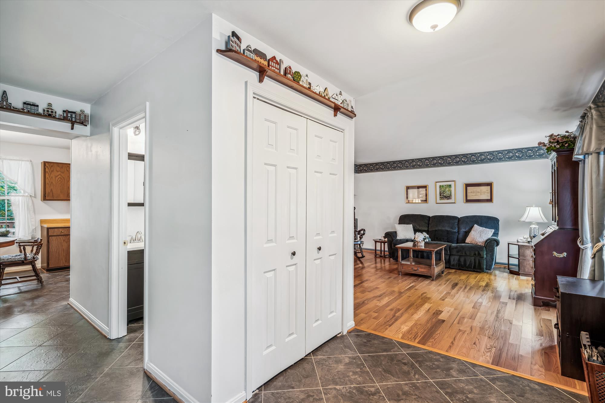241 Mill Church Road Arnold, MD 21012 - Photo 5 of 35 Foyer