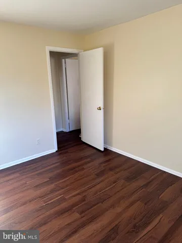 $1,900 | 5340 Holmes Run Parkway, Unit 301, Alexandria, VA 22304