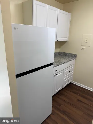 $1,900 | 5340 Holmes Run Parkway, Unit 301, Alexandria, VA 22304