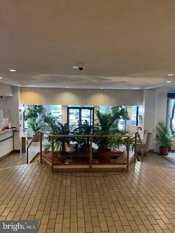 $1,900 | 5340 Holmes Run Parkway, Unit 301, Alexandria, VA 22304