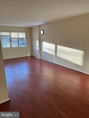 $1,900 | 5340 Holmes Run Parkway, Unit 301, Alexandria, VA 22304