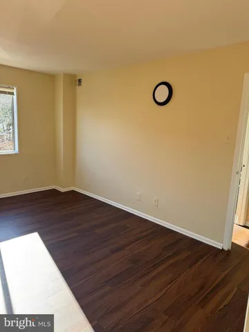 $1,900 | 5340 Holmes Run Parkway, Unit 301, Alexandria, VA 22304